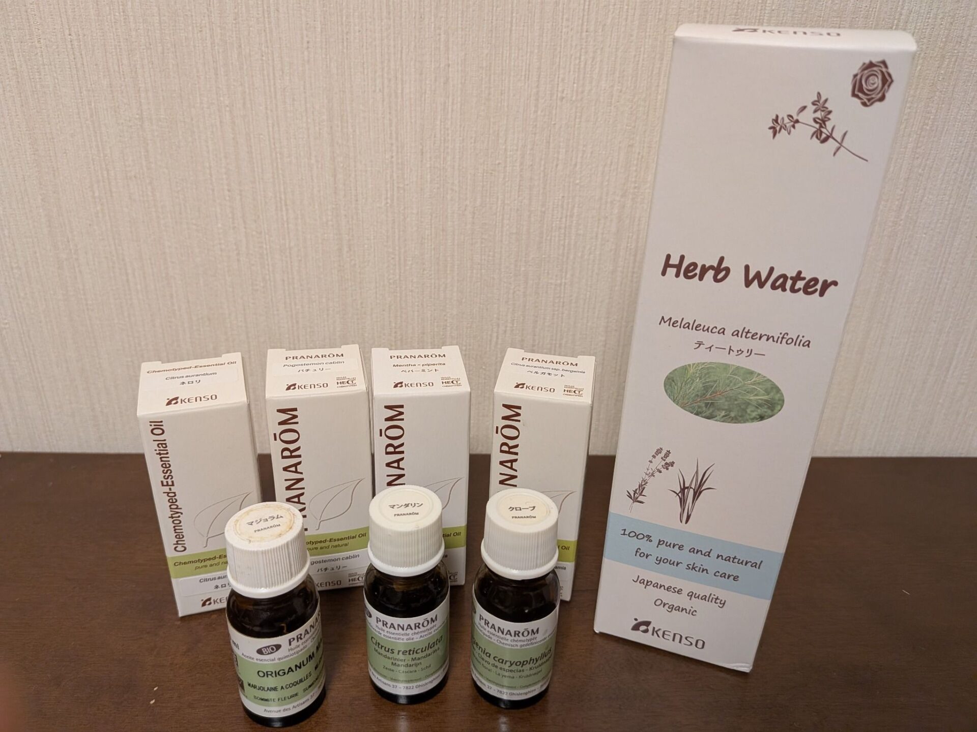 プラナロム精油とハーブウォーター。健草医学舎が輸入する正規品のエッセンシャルオイル