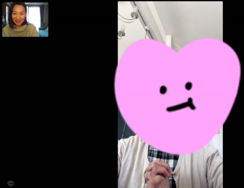 Zoomでタロット鑑定を受けているお客様とのオンラインセッションの様子