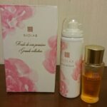 バイオラブ化粧品の秋限定グランコレクションセット。ムースドボーテとプルミエールオイルが箱とともに並べられている写真。